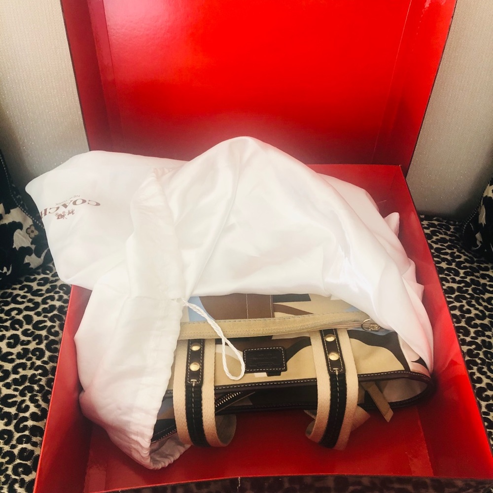 Coach tote and matching wristlet